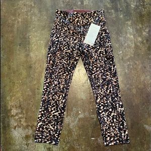 Lululemon Invigorate HR Crop 23”